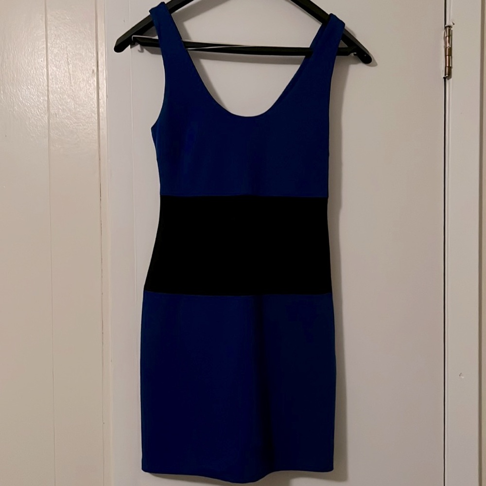 Fitted black and blue Jack Marta dress.